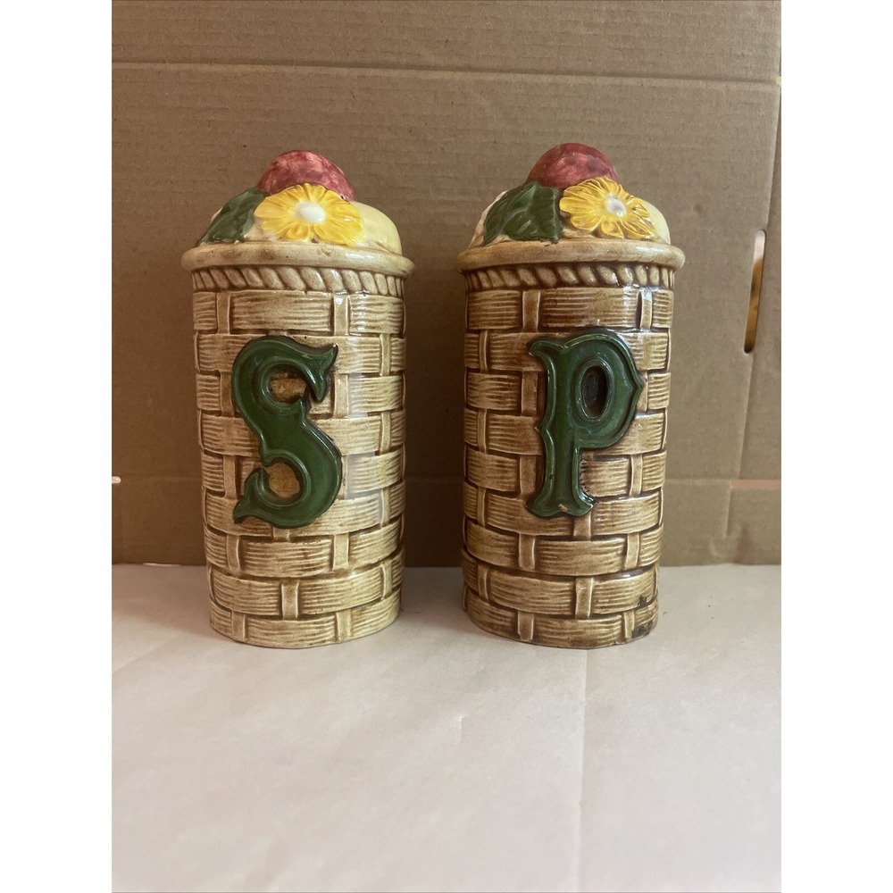 Vintage Stovetop Ceramic Basket‎ Weave Salt & Pepper Shakers Fruit Flower 6"